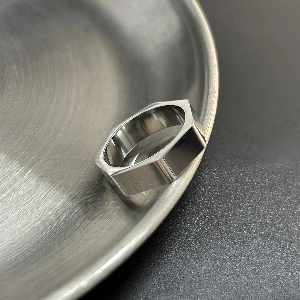 Heptagon Ring
