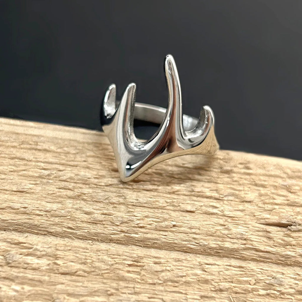 Crest Ring