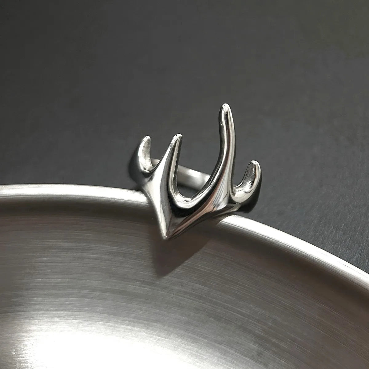 Crest Ring